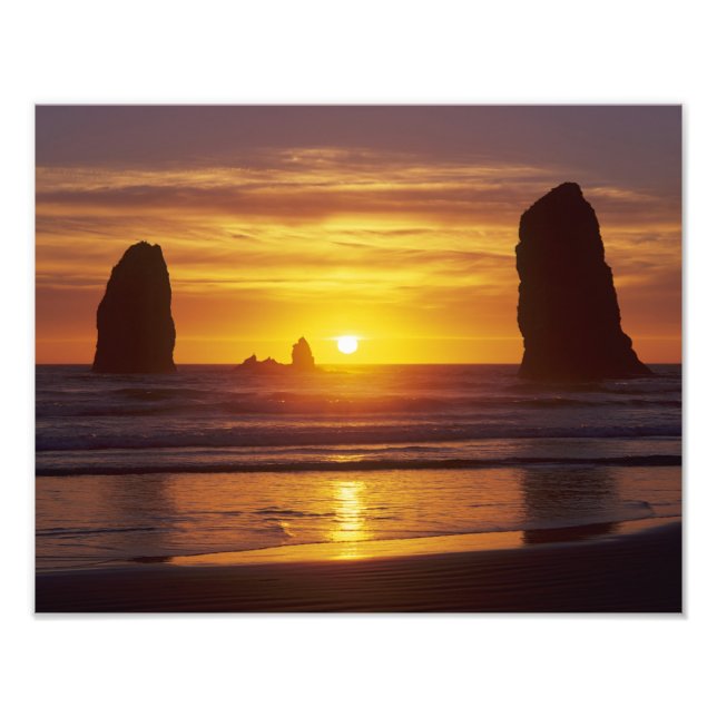 Foto OR, Costa de Oregón, Cannon Beach, pilas de mar en (Frente)