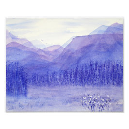 Foto Paisaje acuático en el valle de las montañas de Gh