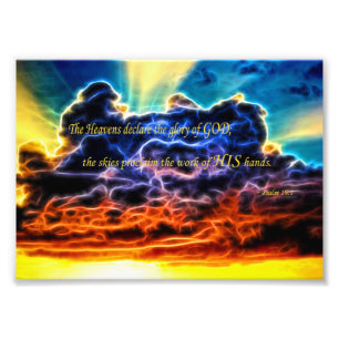 Foto Paisaje celestial de nubes cúmulos electrificadas