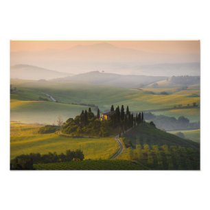 Foto Paisaje de la colina de Toscana en la salida del