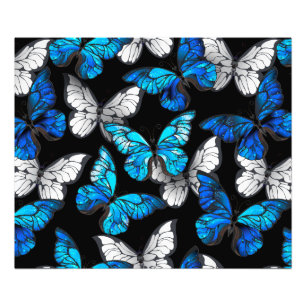 Foto Patrón oscuro sin costuras con mariposas azules Mo