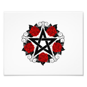 Foto Pentagram con rosas rojas