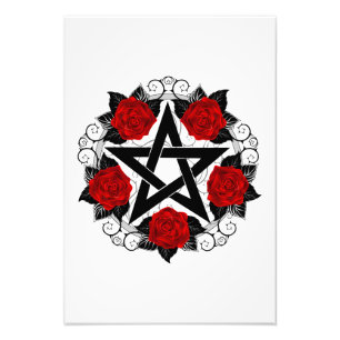 Foto Pentagram con rosas rojas