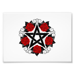 Foto Pentagram con rosas rojas