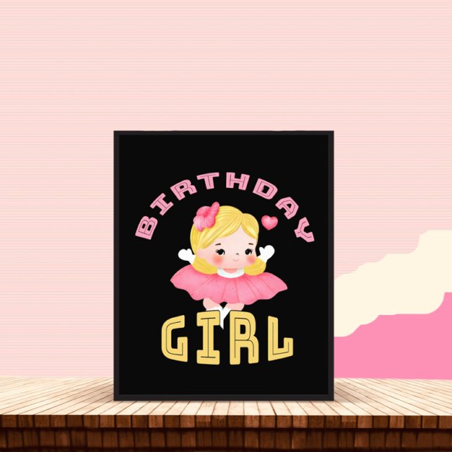 Foto Pequeño y lindo chica de cumpleaños (Subido por el creador)