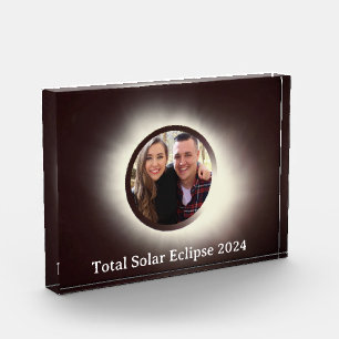 Foto personalizada de eclipse solar total 2024