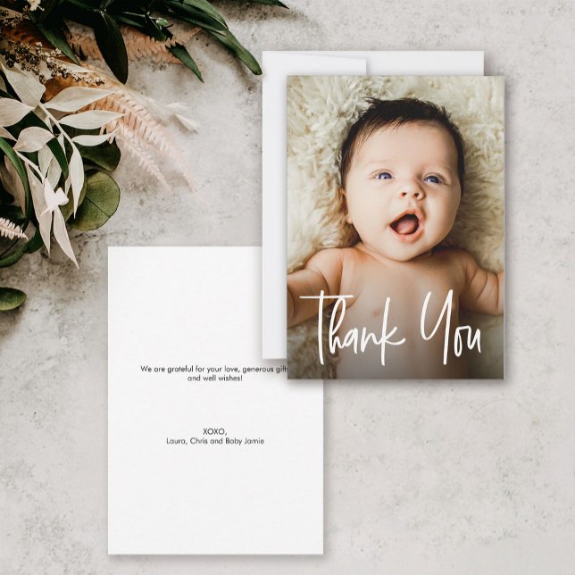 Foto Personalizado moderna, pequeña nota Baby Show (Small baby shower thank you photo card.)