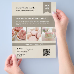 Foto personalizado QR Bakery Beige Flyer