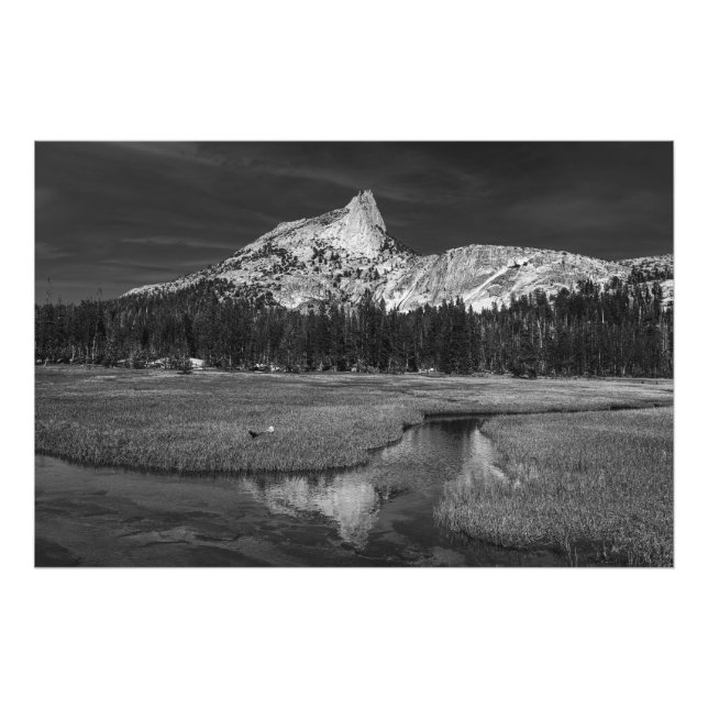 Foto Pico de la Catedral en el Parque Nacional Yosemite (Frente)