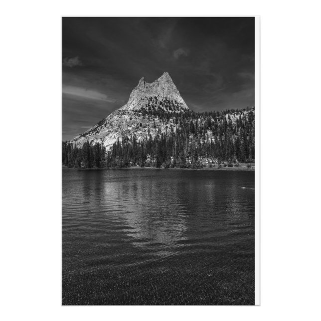 Foto Pico de la Catedral en el Parque Nacional Yosemite (Frente)
