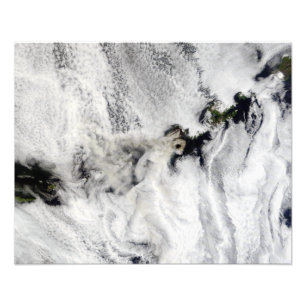 Foto Plume del volcán Okmok, Islas Aleutianas