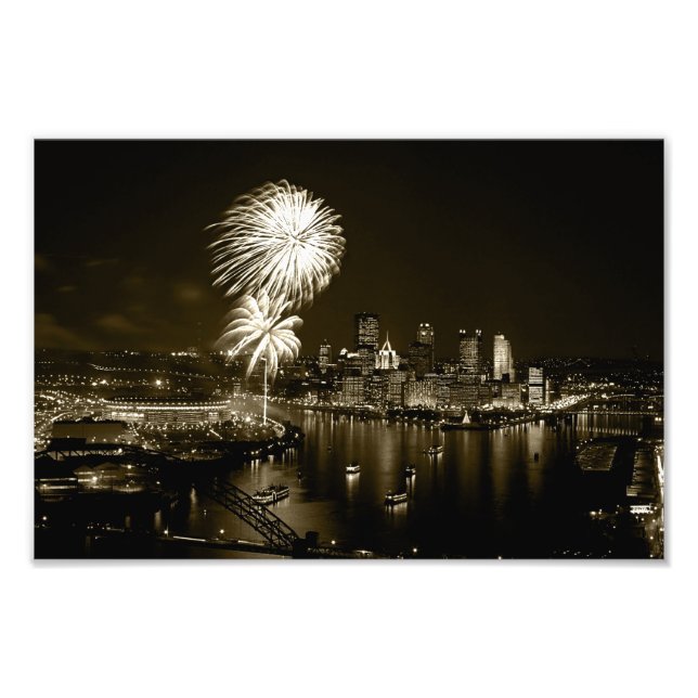 Foto Premium-Pittsburgh Noche con fuegos artificia (Frente)