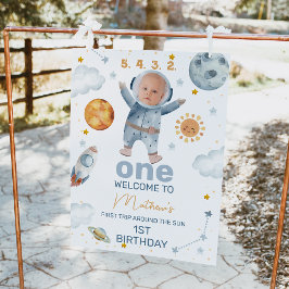 Foto Primer viaje alrededor del cartel de bienvenida de