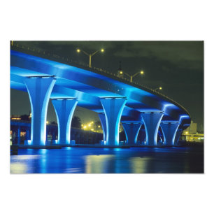 Foto Puente nocturno en el Puerto de Miami, Florida