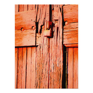 Foto Puerta de granero rojo con cerradura