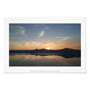 Foto "Puesta de sol cerca de maravillosas aguas", lago 