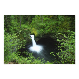 Foto Punchbowl Falls en Eagle Creek, río Columbia