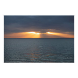 Foto Reflejos de rayos de puesta de sol dorada sobre el
