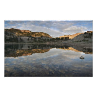 Reflejos del atardecer en el lago Helen, Lassen