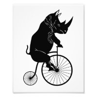 Rinoceronte en bicicleta