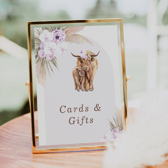 Foto Rótulo Baby Shower Boho Lilac Floral Highland Cow (Boho Lilac Holy Cow Baby Shower Sign, Gender Neutral Highland Cow Baby Shower Sign, Lilac Floral)