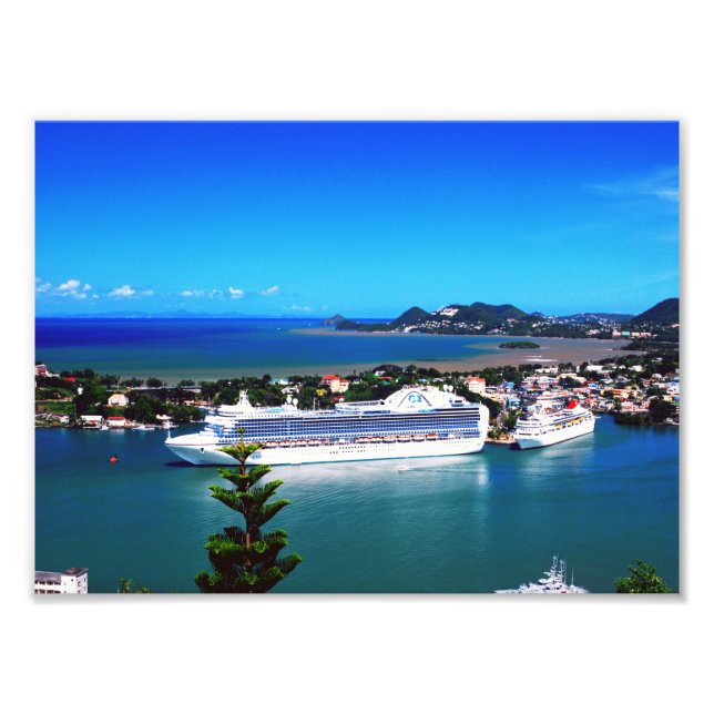 Foto Santa Lucía, barco de crucero (Frente)