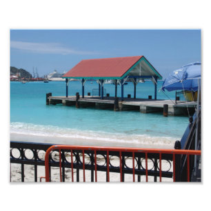 Foto Santo Tomás, barco de crucero en segundo plano, de