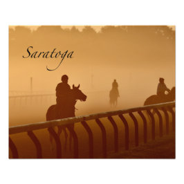 Foto Saratoga - Jinetes y caballos en la neblina del am
