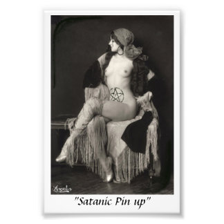 Foto “Satanic Chica de revista "