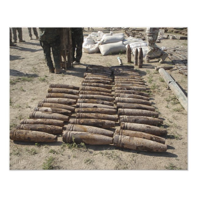 Foto Se identifican e inventarian artefactos explosivos (Frente)