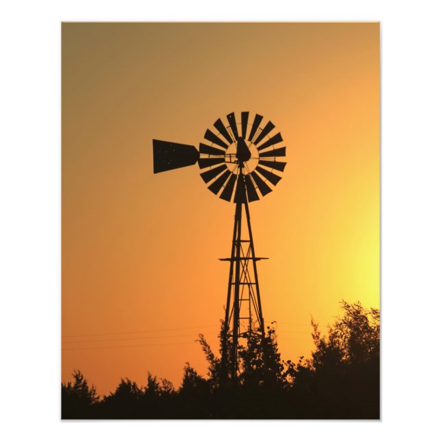 Foto Silhouette Windmill Kansas Sunset con cielo. (Frente)