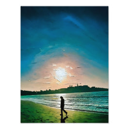 Foto Silueta de una persona caminando por la playa al a