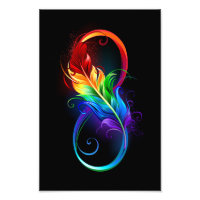 Símbolo infinito con plumas arcoiris