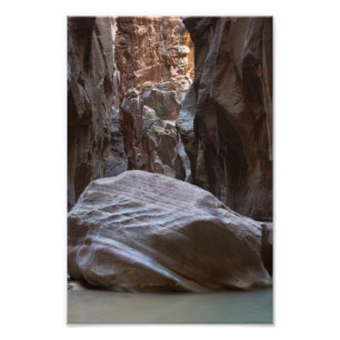 Foto Sombra y luz en las estrechas