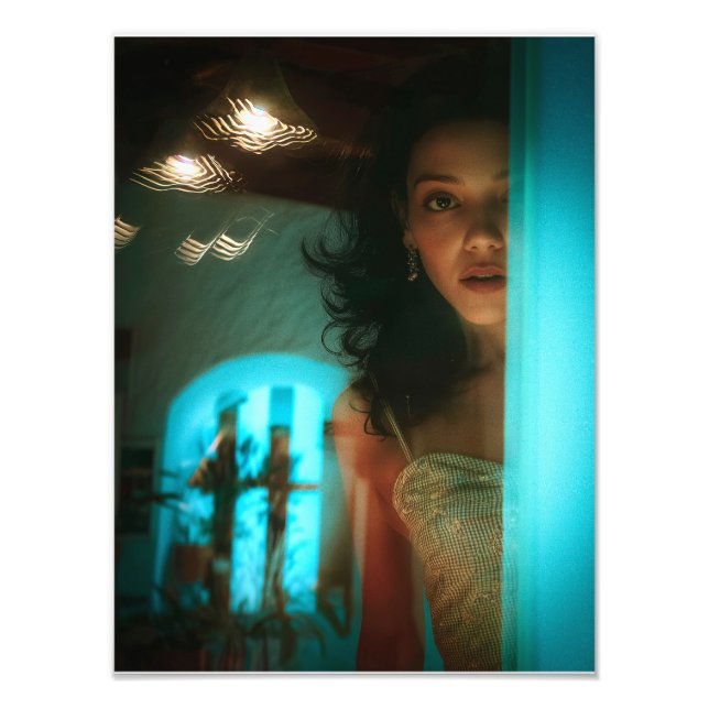 Foto Sorpresa, mirando desde una puerta (Frente)