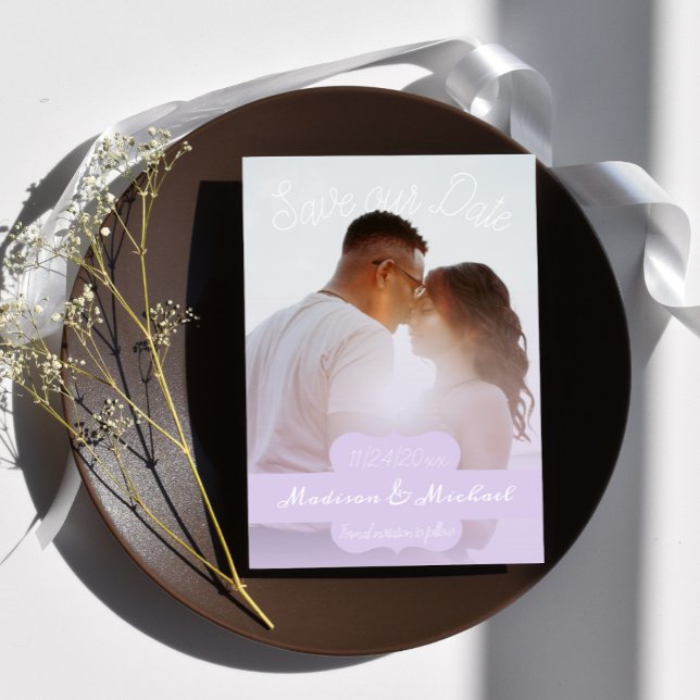 Foto Suave Púrpura Guardar El Anuncio De Fecha (Soft Purple Banner Photo Save the Date)