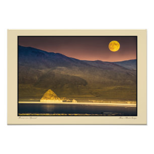 Foto Subida de la Luna Llena sobre la pirámide