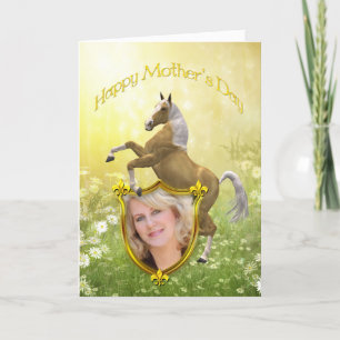 Foto tarjeta del día de la madre con un caballo de