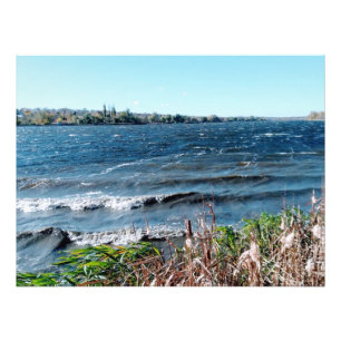 Foto Tiempo tormentoso en octubre en el río Dnieper
