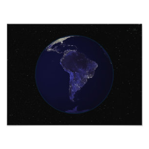 Foto Tierra completa en la noche mostrando luces de la 