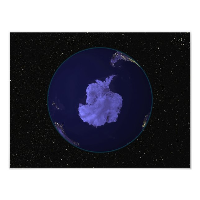 Foto Tierra completa en la noche mostrando luces de la  (Frente)