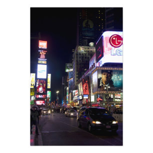 Foto Times Square de noche en Manhattan, Nueva York