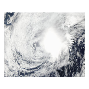 Foto Tormenta tropical Nida al sureste de Kadena
