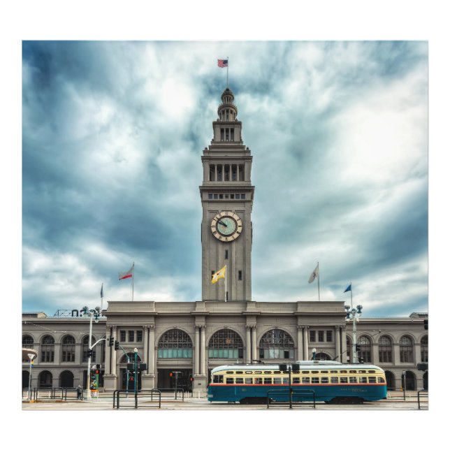 Foto Torre del reloj del emblemático edificio del ferry (Frente)