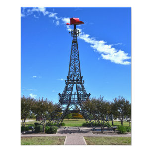 Foto Torre Eiffel con sombrero rojo de vaquero, París,