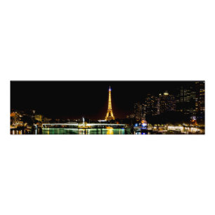 Foto Torre Eiffel iluminada en París por la noche