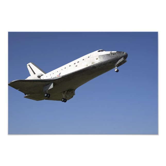 Foto Transporte espacial Atlantis acercándose a la pist (Frente)