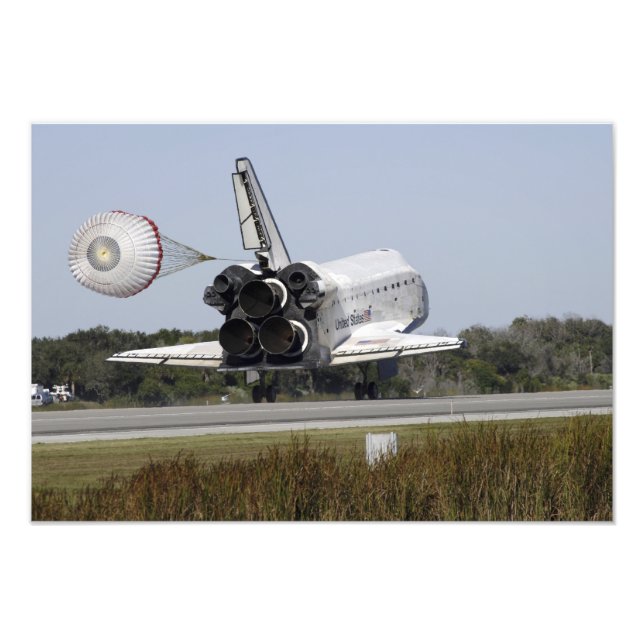 Foto Transporte espacial Atlantis despliega su tubo de  (Frente)