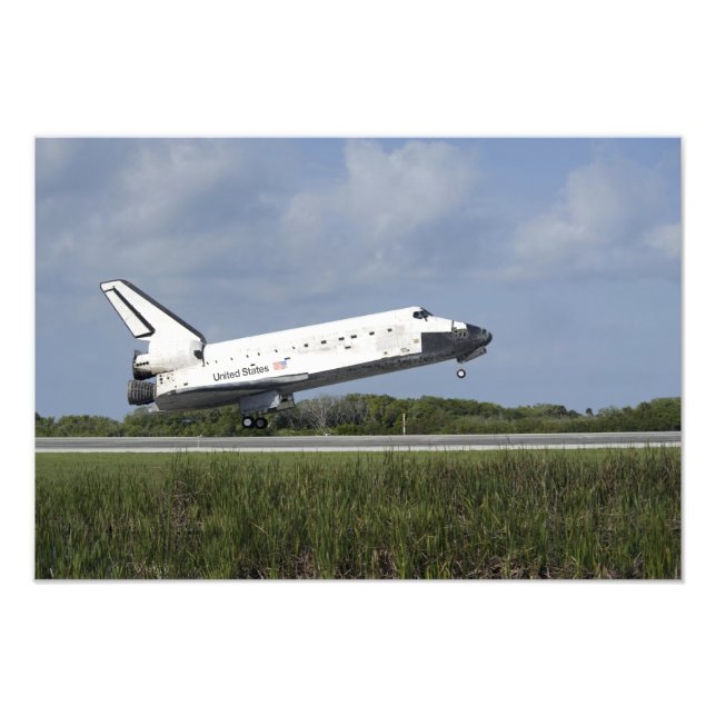 Foto Transporte espacial Discovery aterriza en Runway 3 (Frente)