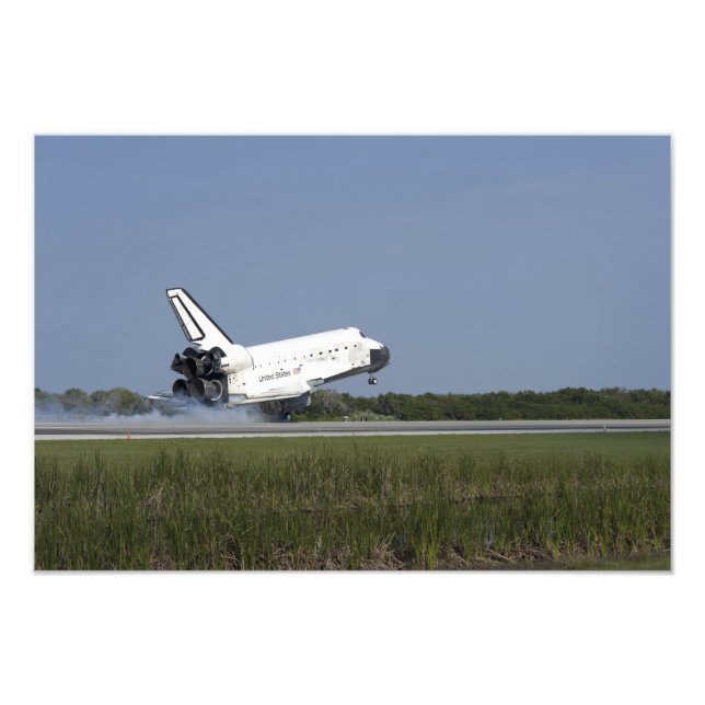 Foto Transporte espacial Discovery aterriza en Runway 3 (Frente)